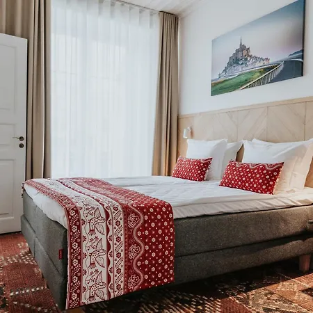 Old Otel *
